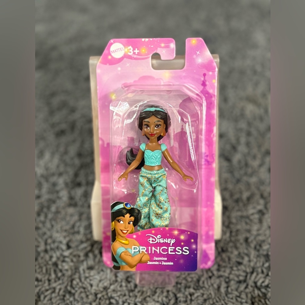 NWT Disney Princess doll figurine, Princess: Jasmine